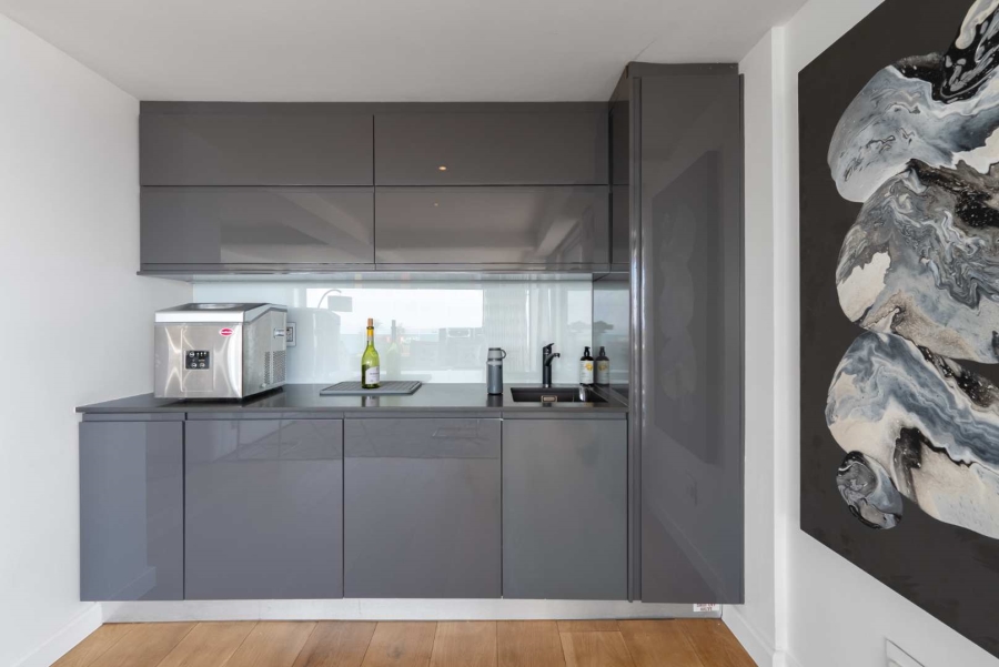 3 Bedroom Property for Sale in Sea Point Western Cape